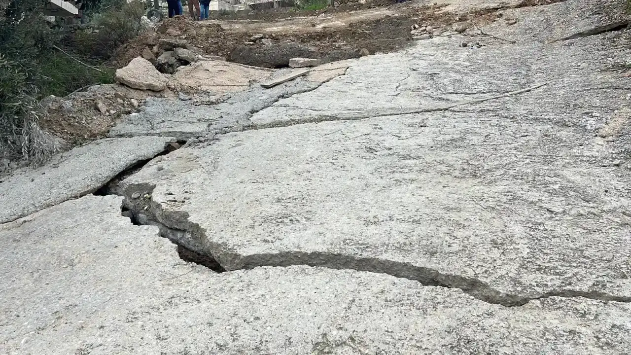 Alanya'da Sağanak Felaketi: Evler Tahliye Edildi, Yollar Çöktü 8